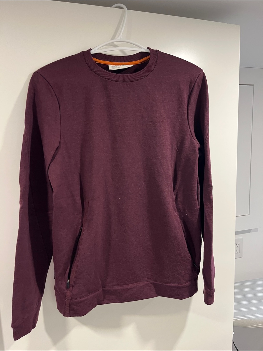 Icebreaker women’s Crewneck Sweatshirt in Deep Plum